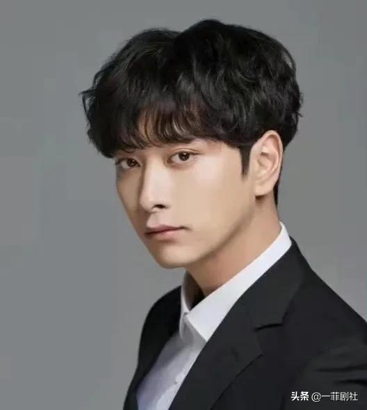 最新爆料男星,最新爆料揭露男星惊人内幕