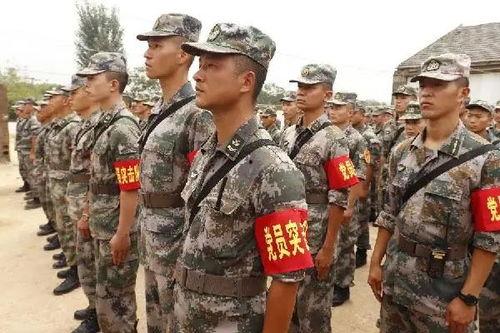 抗洪爆料最新,英勇无畏，守护家园的生死较量